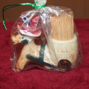 VINTAGE ART POTTERY DONKEY WITH CART TOOTH PICK HOLDER